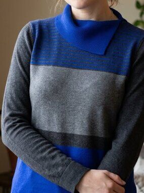 Laura Women's Split Knit Turtleneck Thin Sweater Gray Blue Colorblock Size M